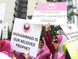 UK Muslims Deplore Anti-Prophet Posters